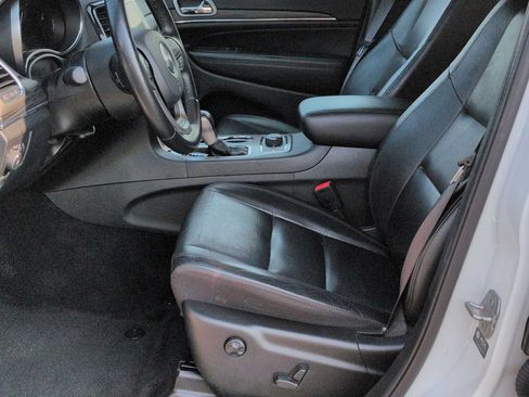 Used 2022 Jeep Grand Cherokee Limited w/ Tech Group AWD/4WD image 17