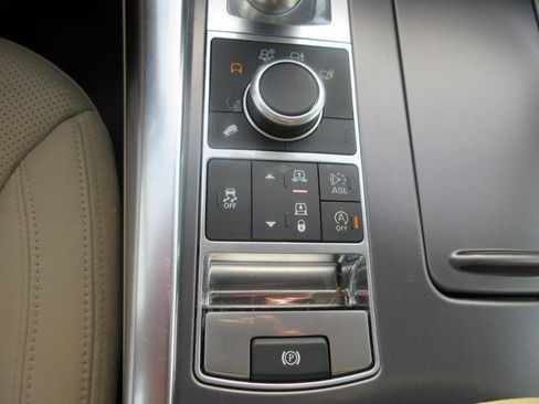 Used 2016 Land Rover Range Rover Sport SE AWD/4WD image 54