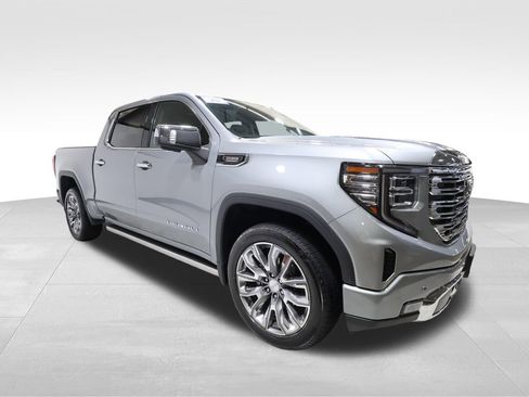 Used 2025 GMC Sierra 1500 Denali AWD/4WD image 6