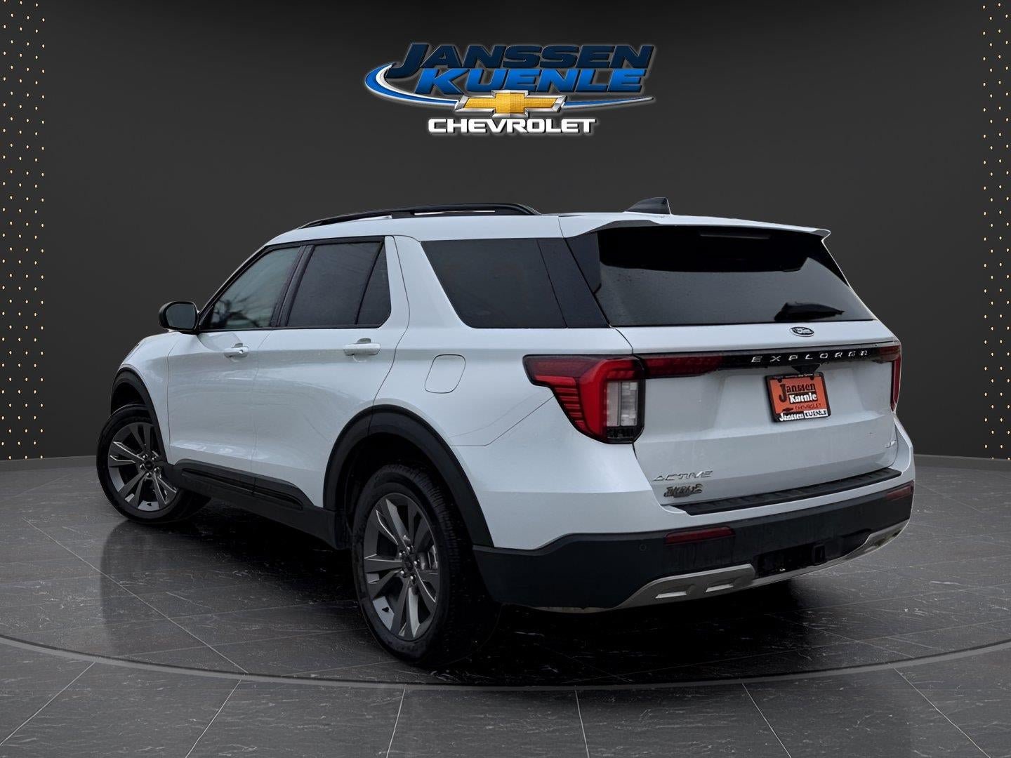 Used 2026 Ford Explorer Active w/ Active Comfort Package AWD/4WD image 3