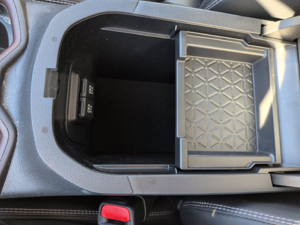 Used 2019 Toyota RAV4 Limited w/ Advanced Technology Package AWD/4WD image 26