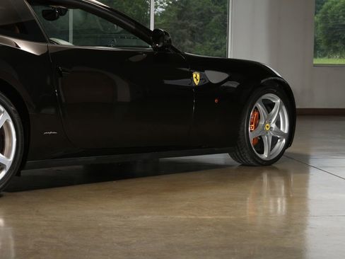 Used 2016 Ferrari FF image 39