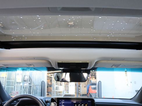 Used 2025 Lexus ES 300h w/ Luxury Package image 31