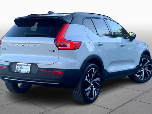 Used 2021 Volvo XC40 T5 R-Design w/ Advanced Package image 12