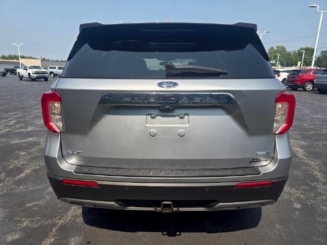 Used 2020 Ford Explorer XLT w/ Equipment Group 202A AWD/4WD image 4