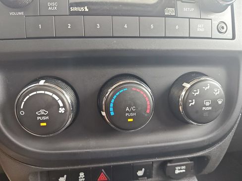 Used 2017 Jeep Patriot High Altitude AWD/4WD image 20
