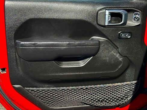 Used 2022 Jeep Wrangler Willys image 13