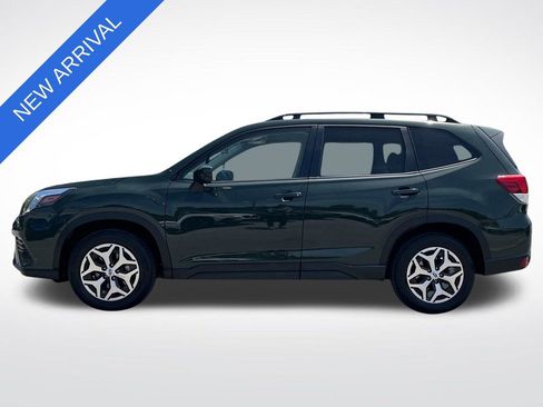 Used 2023 Subaru Forester Premium AWD/4WD image 6