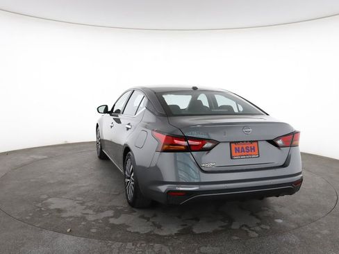 Used 2025 Nissan Altima 2.5 SV image 10