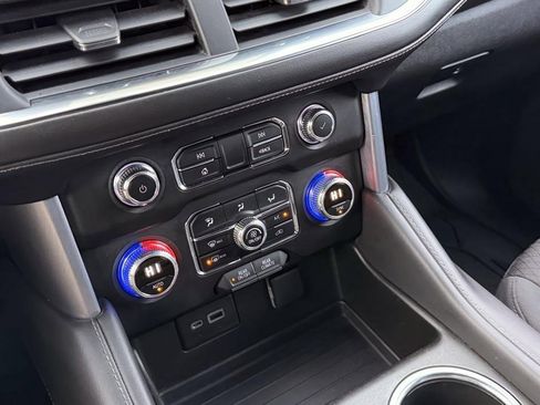 Used 2022 GMC Yukon SLE w/ Gmc Pro Safety Plus Package image 17