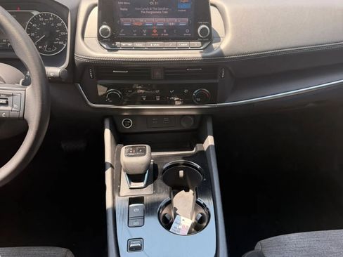 Used 2022 Nissan Rogue S FWD image 23