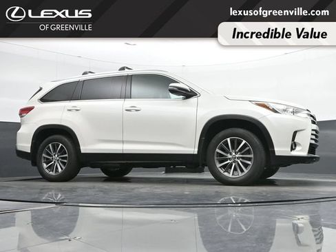 Used 2019 Toyota Highlander XLE AWD/4WD image 34