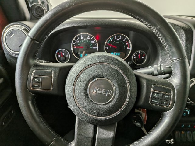 Used 2011 Jeep Wrangler Unlimited Sahara AWD/4WD image 16