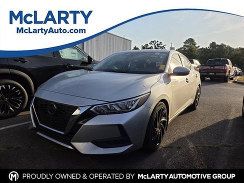Used 2020 Nissan Sentra SV w/ Trunk Package FWD image 1