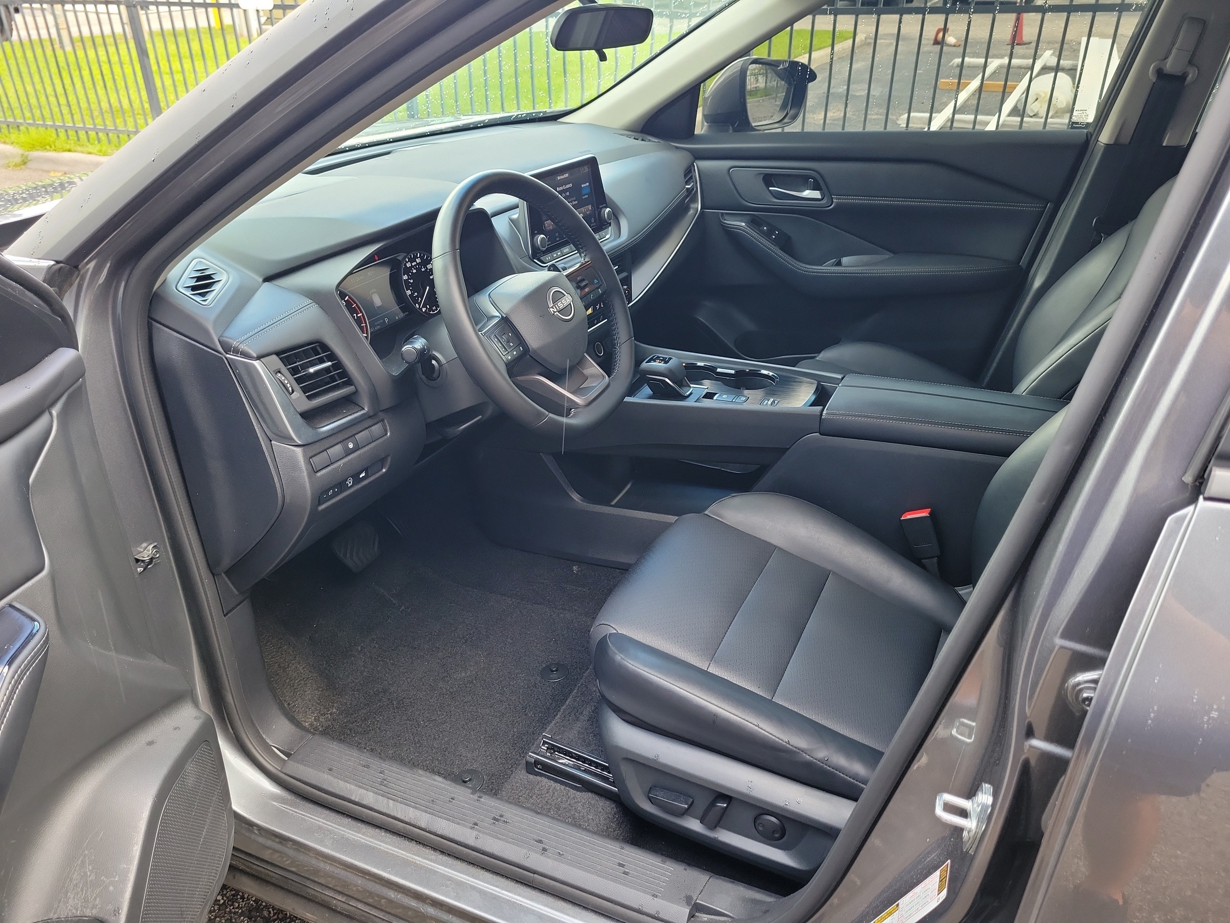 Certified 2025 Nissan Rogue SV w/ SV Premium Package FWD image 12