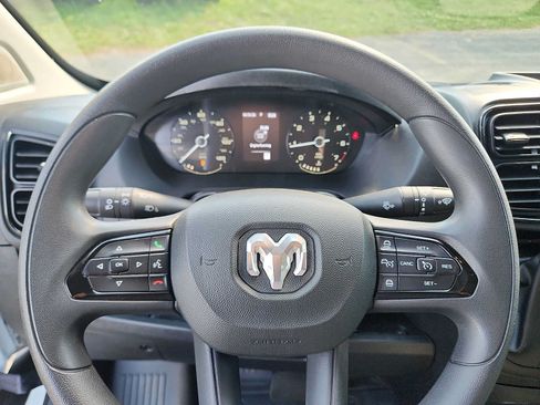 Used 2025 RAM ProMaster 2500 w/ Convenience Group FWD image 18