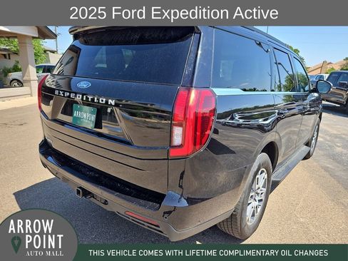 Used 2025 Ford Expedition Active RWD image 11
