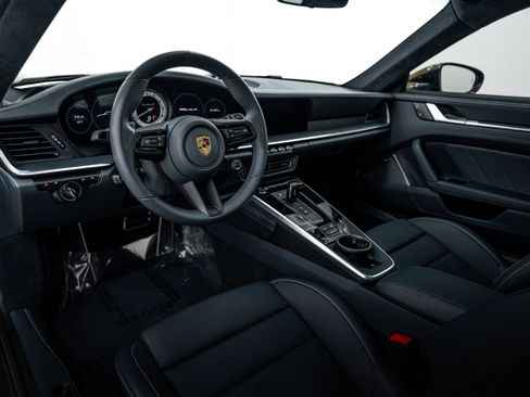 Used 2022 Porsche 911 Turbo S image 4