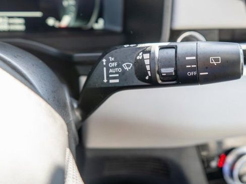 Used 2023 Mitsubishi Outlander 4WD Plug-In Hybrid image 26