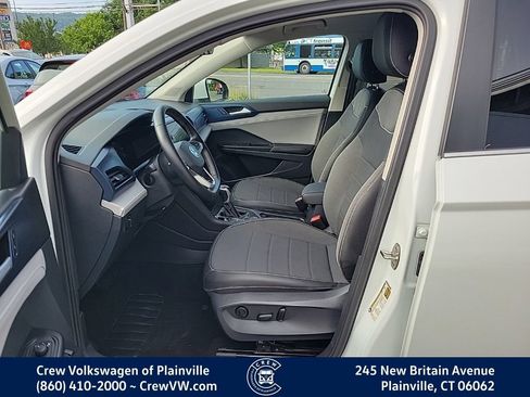 Certified 2024 Volkswagen Taos SE AWD/4WD image 13