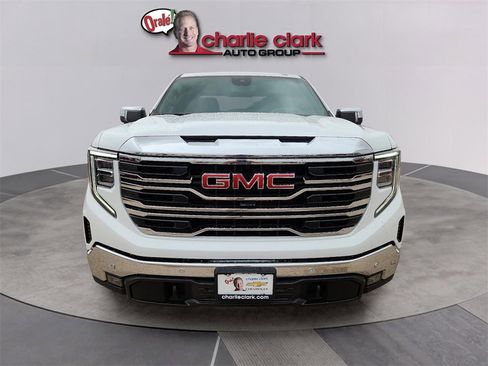 New 2025 GMC Sierra 1500 SLT image 8