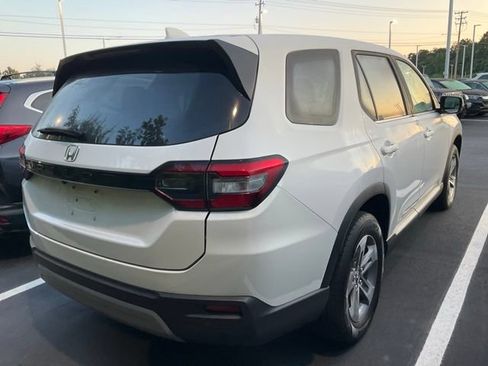 Used 2025 Honda Pilot EX-L image 7