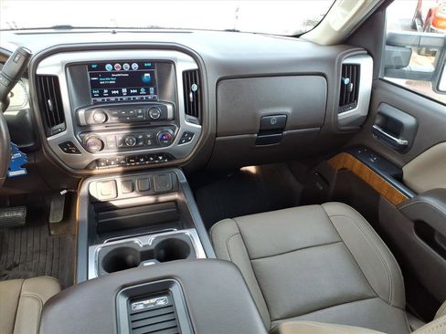 Used 2017 GMC Sierra 3500 SLT w/ Duramax Plus Package image 11