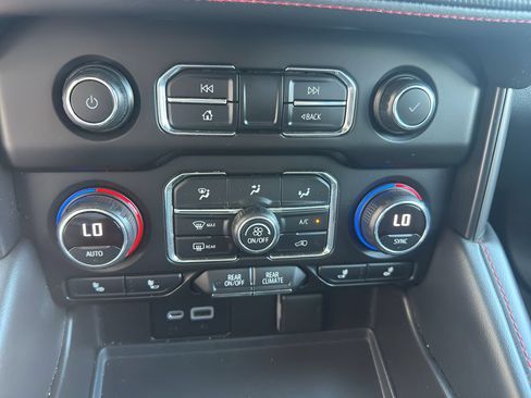 Used 2021 Chevrolet Tahoe RST w/ Luxury Package AWD/4WD image 23