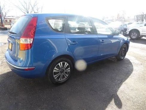 Used 2010 Hyundai Elantra GLS FWD image 6