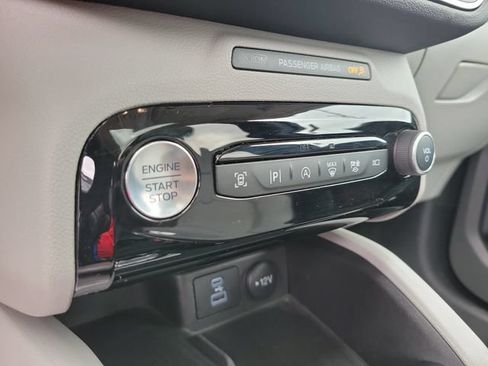 Used 2023 Ford Escape Platinum AWD/4WD image 29