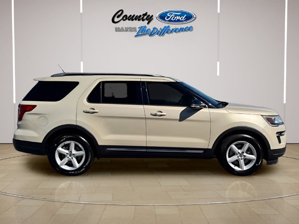 Used 2018 Ford Explorer XLT w/ Equipment Group 202A FWD image 6