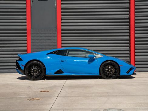 Used 2021 Lamborghini Huracan EVO RWD image 19