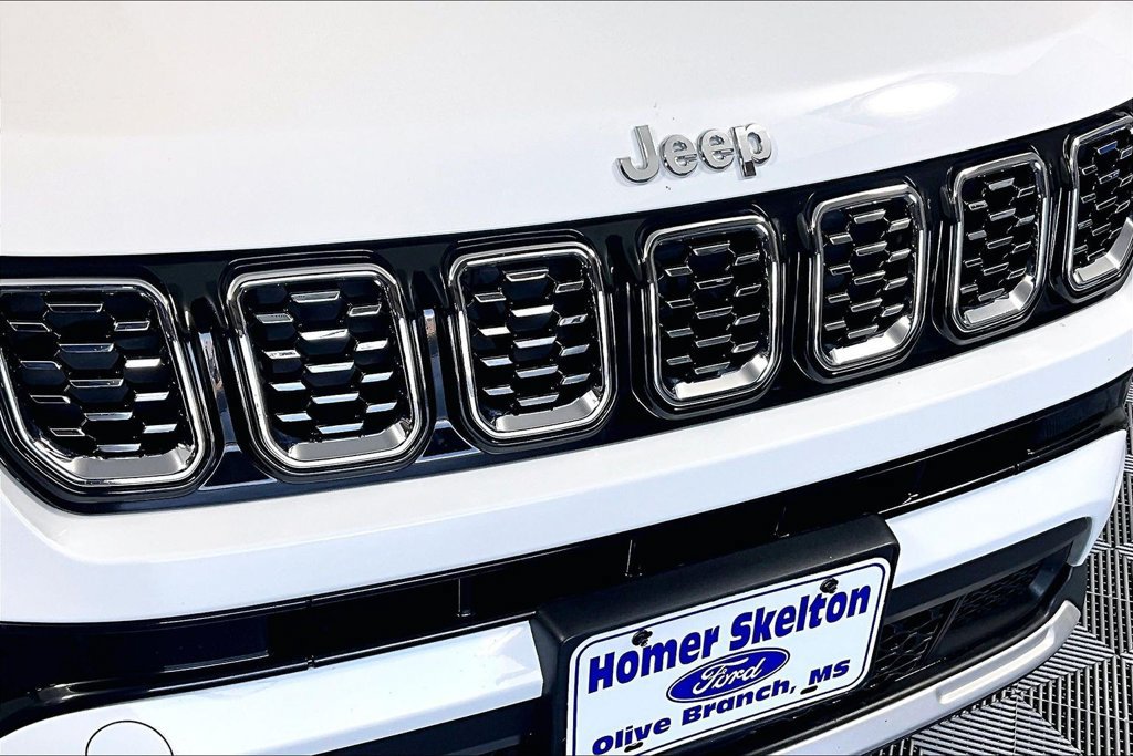 Used 2025 Jeep Compass Limited AWD/4WD image 29