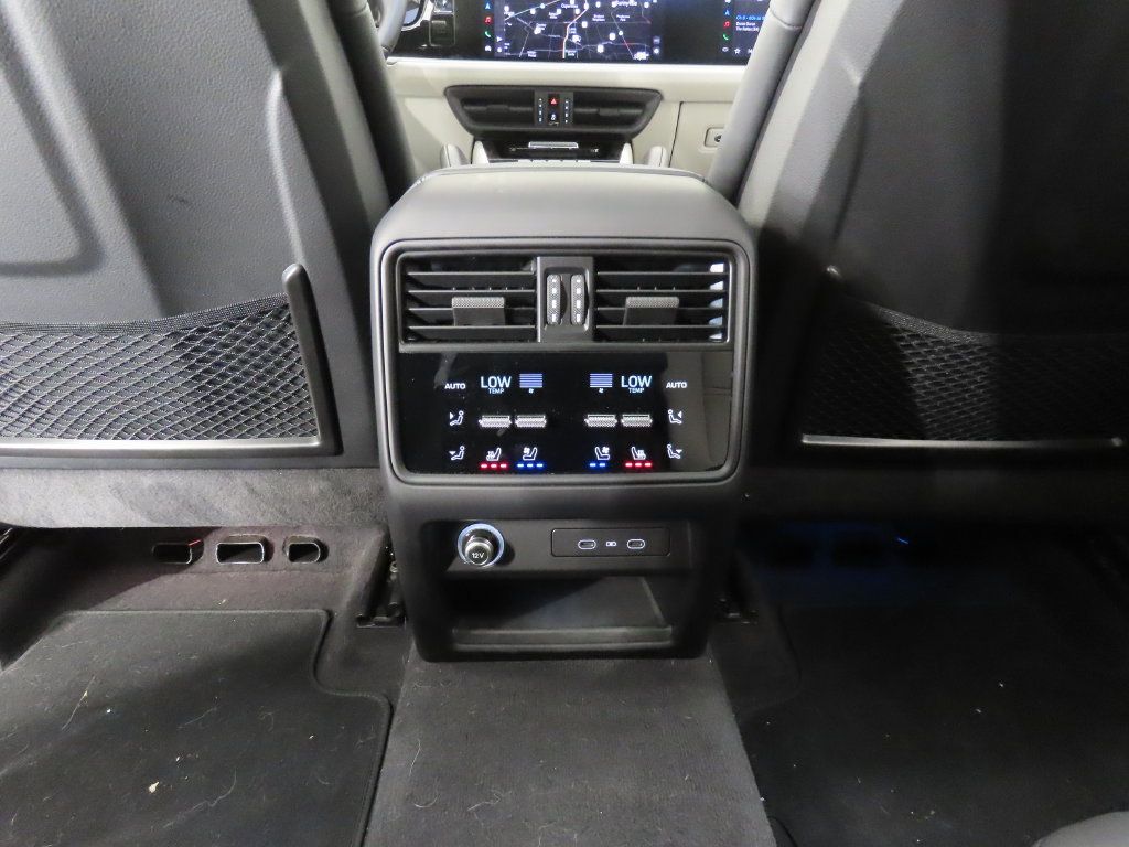 Certified 2026 Porsche Cayenne E-Hybrid AWD/4WD image 34