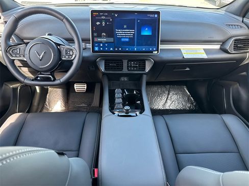 New 2025 VinFast VF 8 Plus image 20