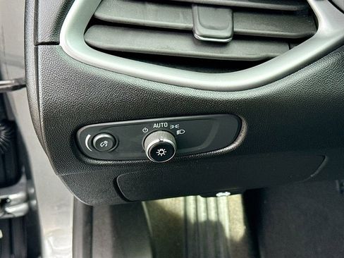 Used 2024 Chevrolet Malibu LT image 22