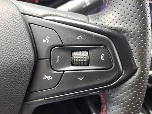 Used 2024 Chevrolet Trax RS w/ Driver Confidence Package FWD image 33