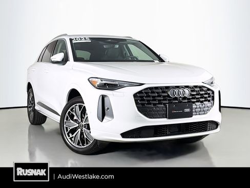 Certified 2025 Audi Q5 Premium w/ Premium Plus AWD/4WD image 1