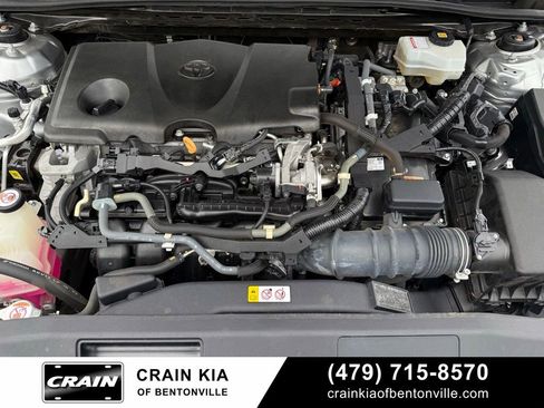 Used 2020 Toyota Camry XLE FWD image 32