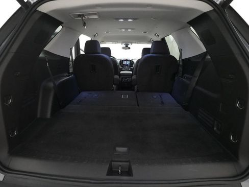 Used 2019 Chevrolet Traverse LT FWD image 9