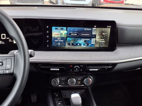 Certified 2025 Nissan Kicks SV image 15