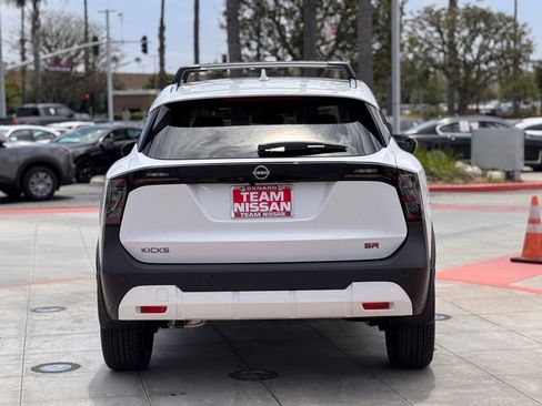 New 2025 Nissan Kicks SR image 6
