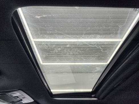 Used 2019 Toyota Tacoma Limited image 13