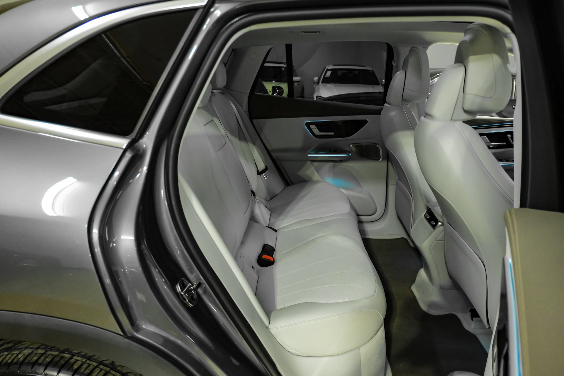Used 2023 Mercedes-Benz EQE 350+ SUV w/ AMG Line Exterior Package image 37