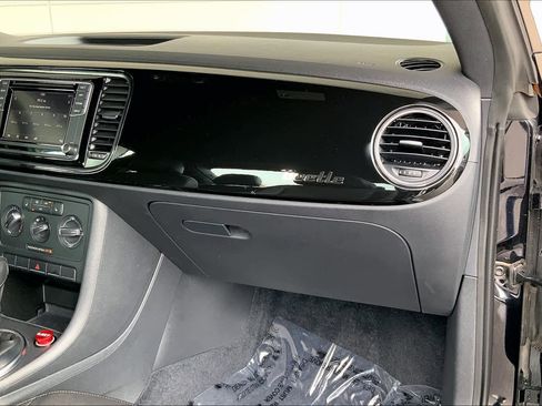 Used 2018 Volkswagen Beetle 2.0T S w/ Style & Comfort Package For S image 17