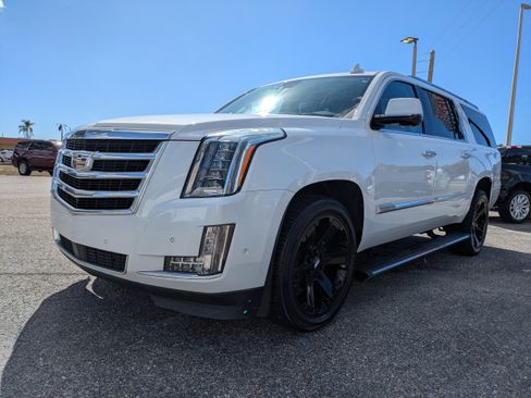 Used 2020 Cadillac Escalade ESV Premium Luxury AWD/4WD image 8
