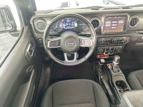 Used 2023 Jeep Wrangler Unlimited Rubicon 4xe w/ Cold Weather Group AWD/4WD image 10