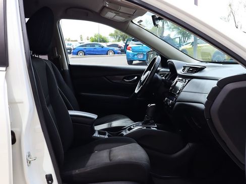 Used 2019 Nissan Rogue SV FWD image 31