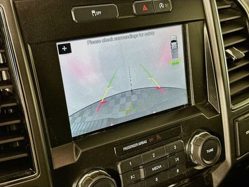 Used 2018 Ford F150 XLT w/ Equipment Group 302A Luxury AWD/4WD image 19