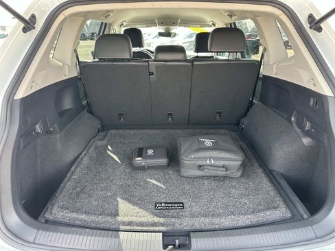 Used 2022 Volkswagen Tiguan SE image 10
